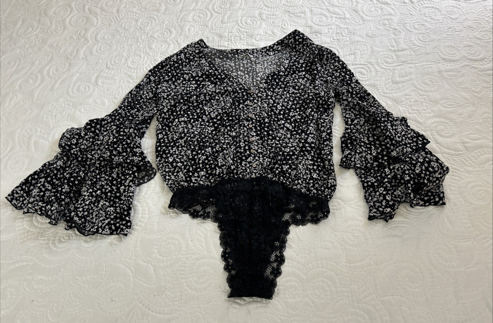 Free People Intimately Bodysuit Women’s Size L Turnt Black Floral Deep V Neck